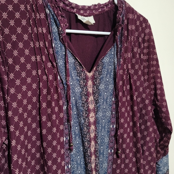 Women's Burgundy and Blue Patterned Top - Picture 5 of 7